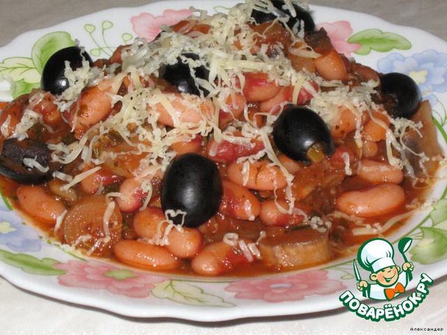 Mushrooms with beans in tomato sauce