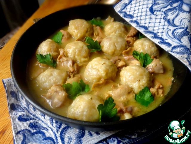 Stew chicken with dumplings