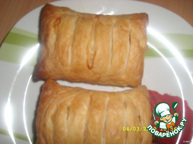 Chicken breast in puff