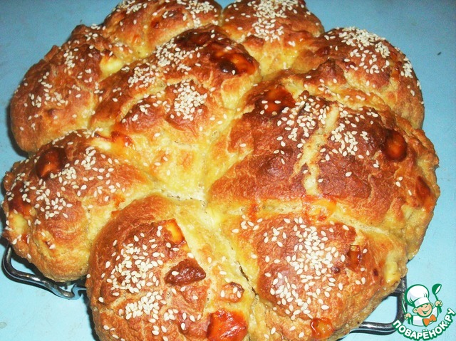 Turkish cheese rolls with sesame seeds