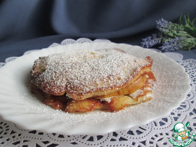 Lemon pancakes with pears