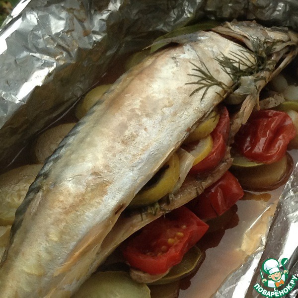 Mackerel with vegetables on the grill