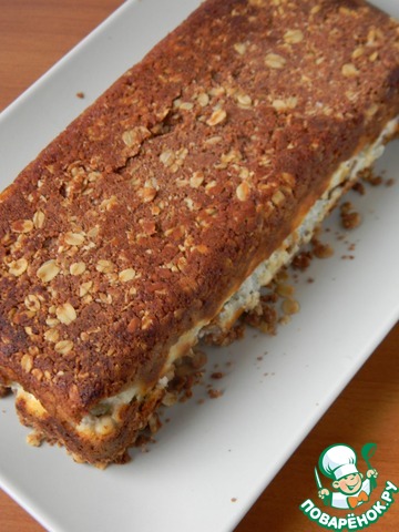 Oat cake with cottage cheese and pear filling