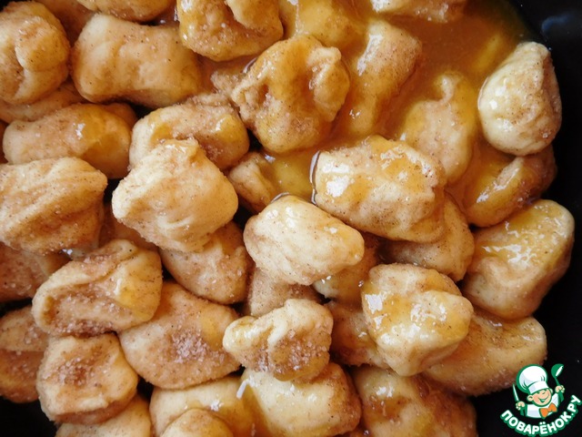 Sweet monkey bread