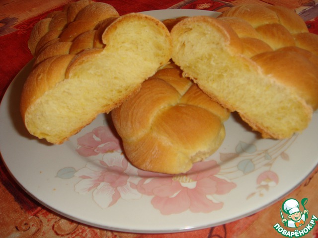 Braids of pumpkin dough