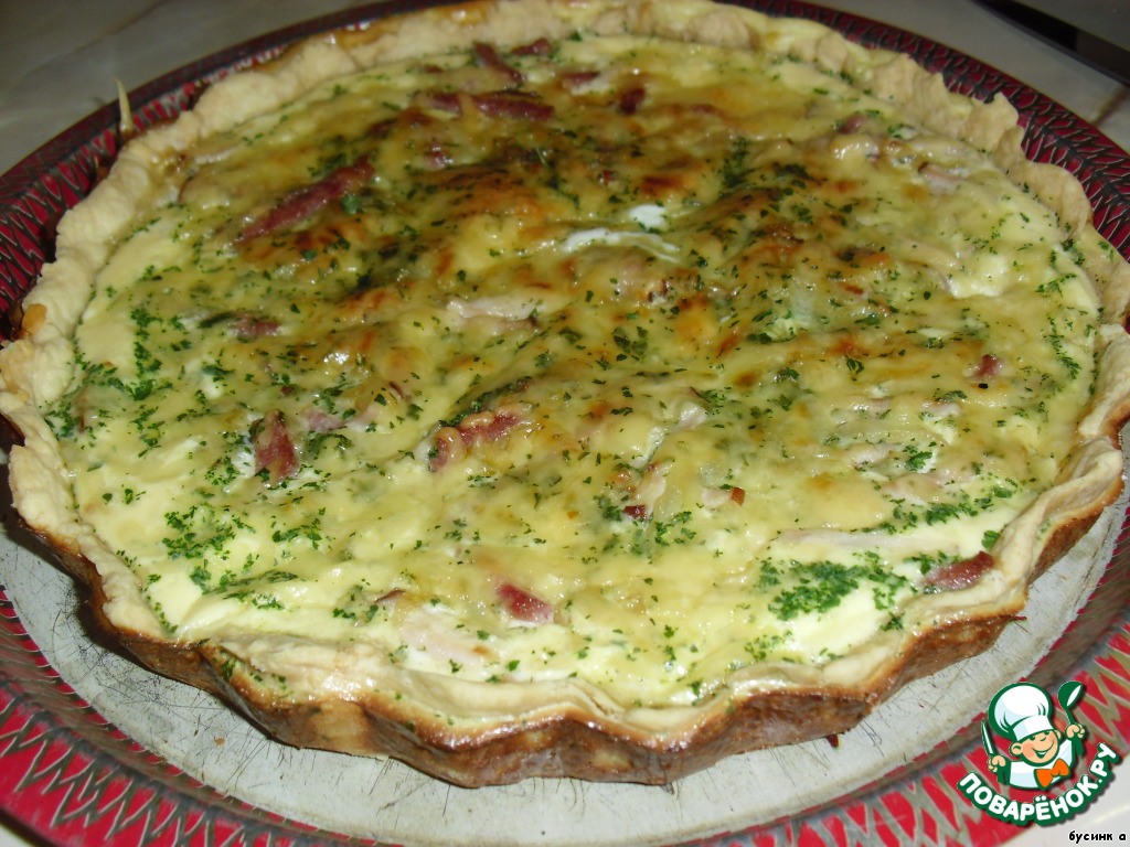 Quiche Loren with ham and onions