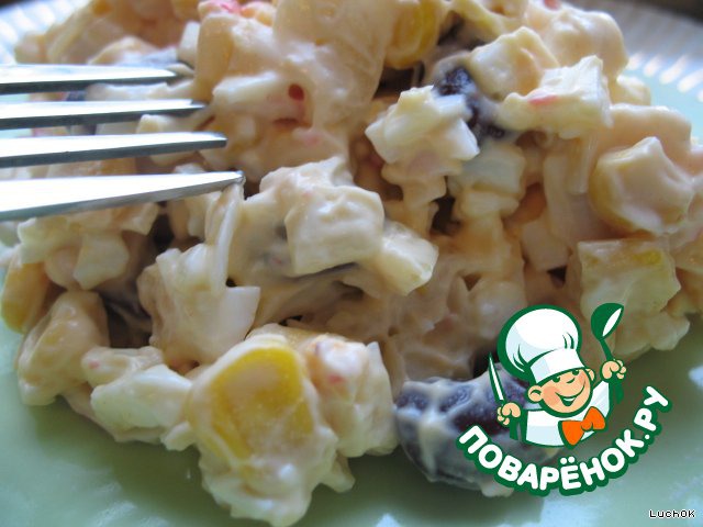 Salad of crab sticks with red beans