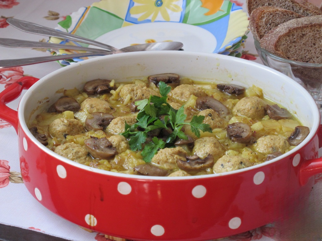 Soup with red lentils and fish balls