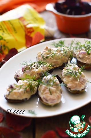 Tuna salad on baked eggplant