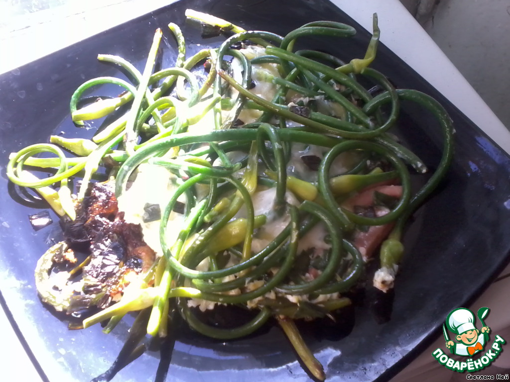 Scrambled eggs with garlic arrows