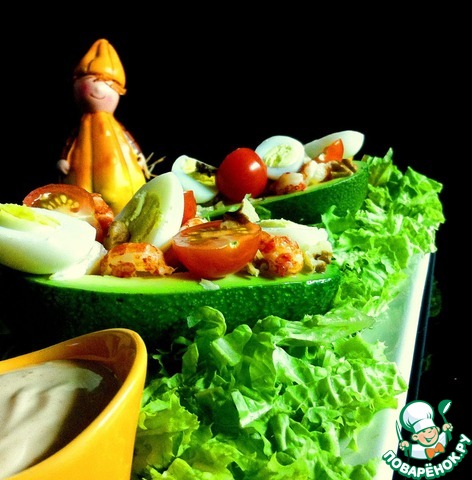Salad with crayfish tails