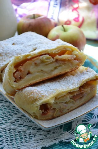 Cheese roll with apples