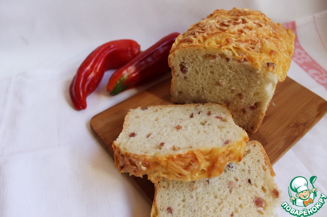 Bread with cheese and bacon