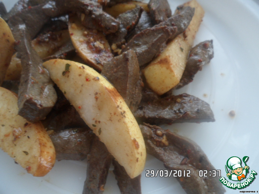 Warm salad of liver with pear