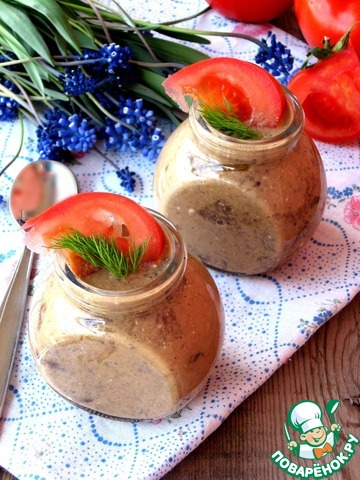 Hot appetizer from the liver with mushrooms