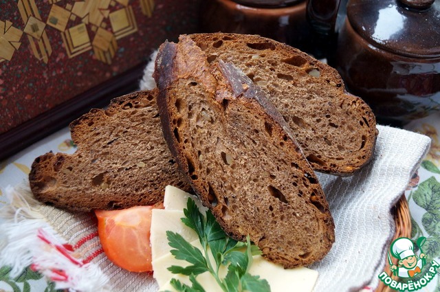 Swabian bread with seeds and dried fruit