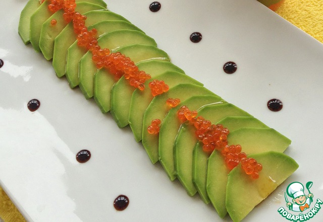 Carpaccio of avocado with caviar