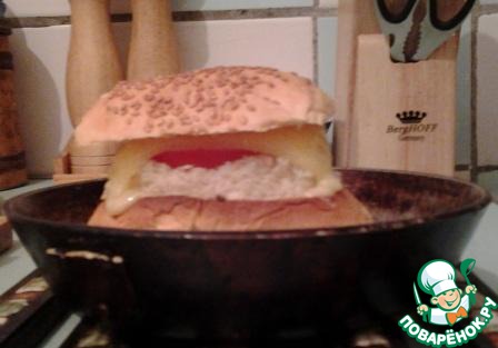 Multi-layered closed sandwich
