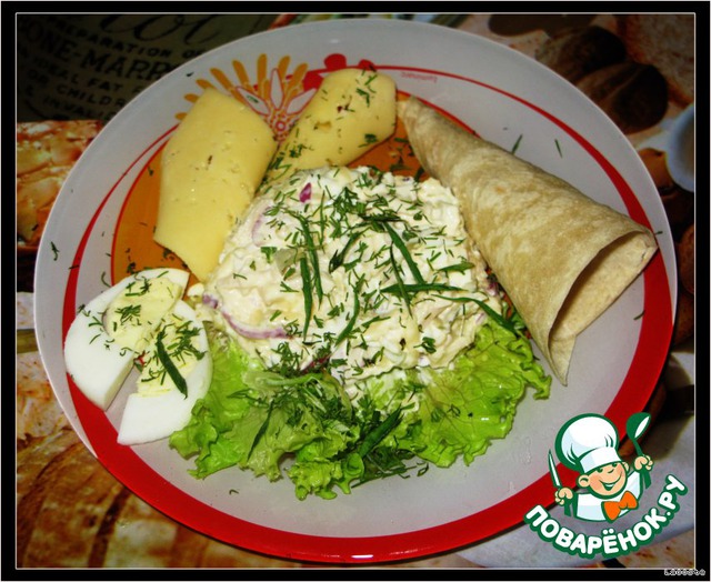 Salad with canned squid