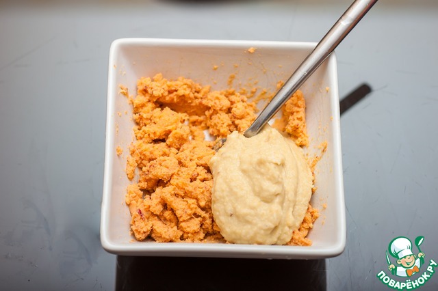 Eggs stuffed with hummus