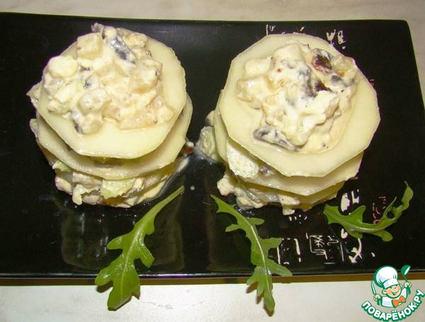 Pyramids of pears with feta