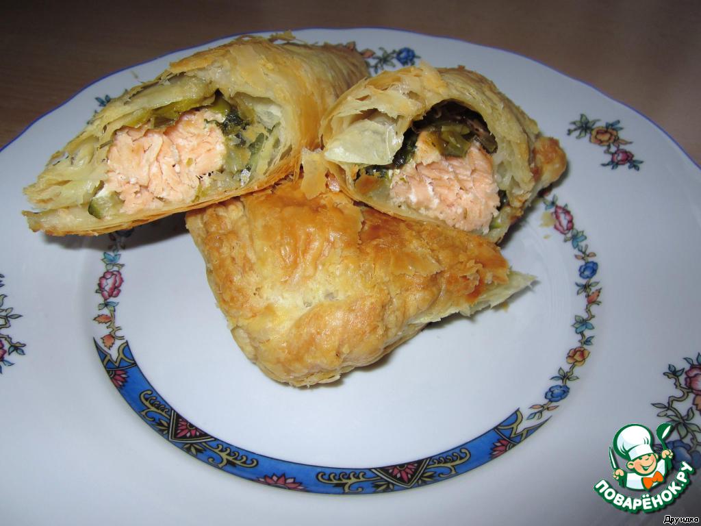 Salmon in puff pastry with zucchini