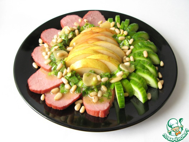Beef salad with pear