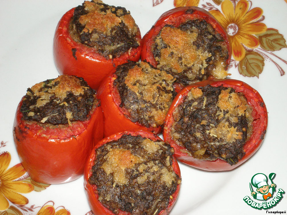Tomatoes stuffed with mushroom pate 