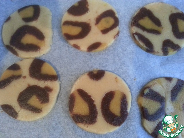 Leopard print cookies