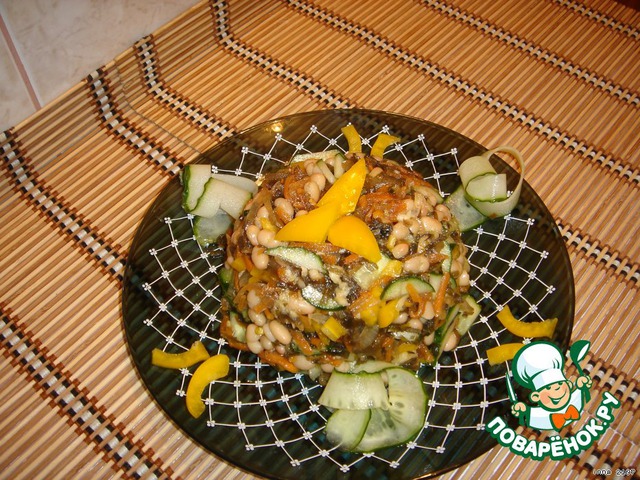 The seaweed salad with beans
