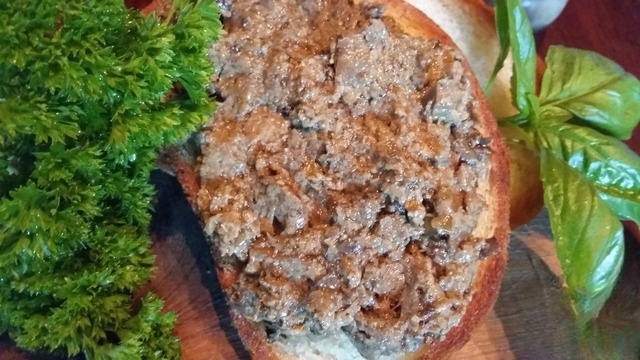 Caviar from white mushrooms with eggplant