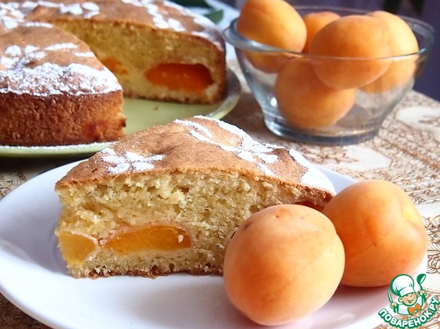 Pie with apricots