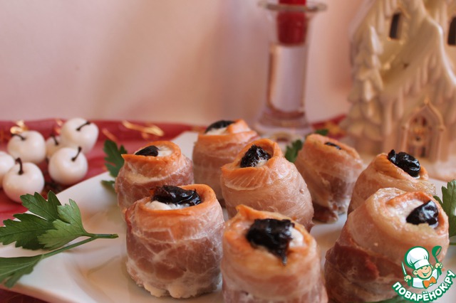 Medallions of salmon wrapped in bacon