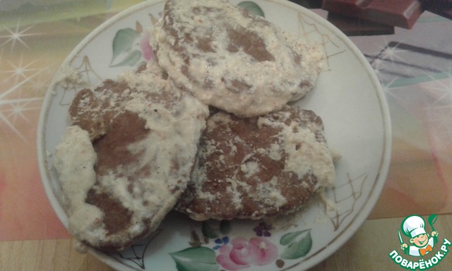 Fritters chicken liver in sour cream