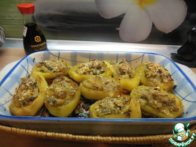 Potatoes stuffed with herring