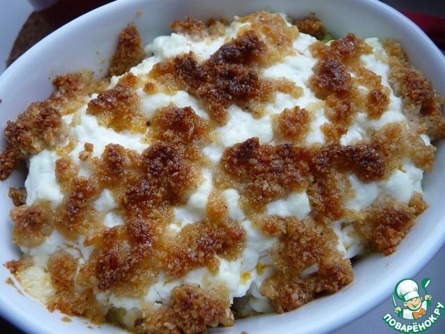 Zucchini crumble with Parmesan