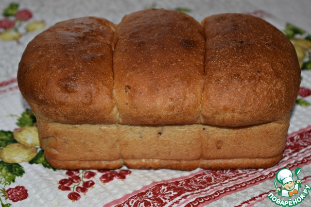 Honey bread with Apple and walnut