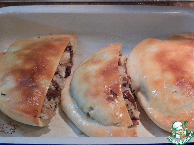 Pita with beef, rice and mushrooms