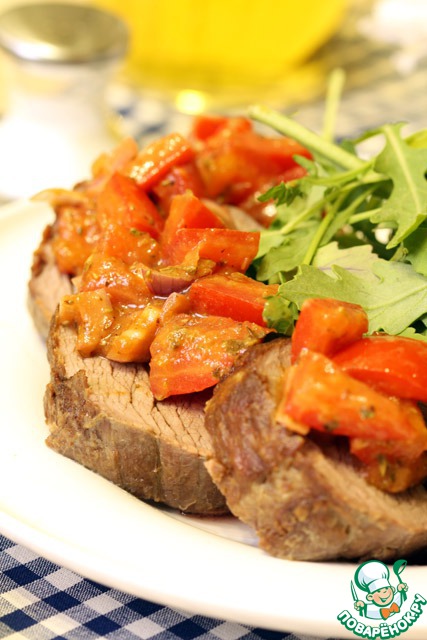 Grilled beef tenderloin with tomato vinaigrette with tarragon