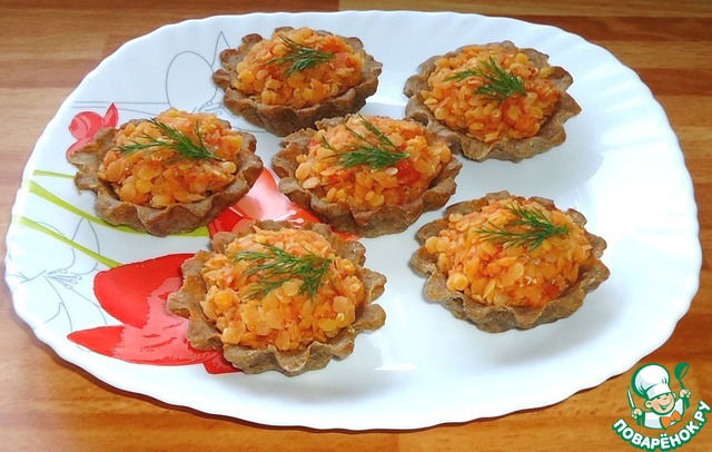 Meatless potato-rye tartlets with lentils