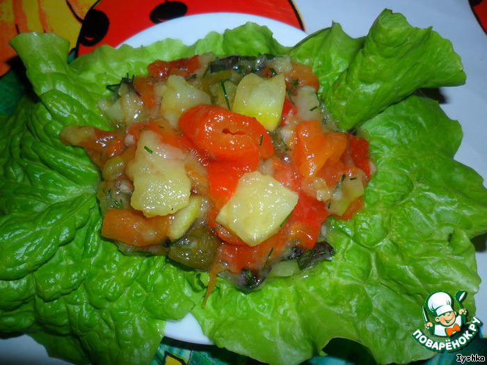 Appetizer of zucchini and bell pepper