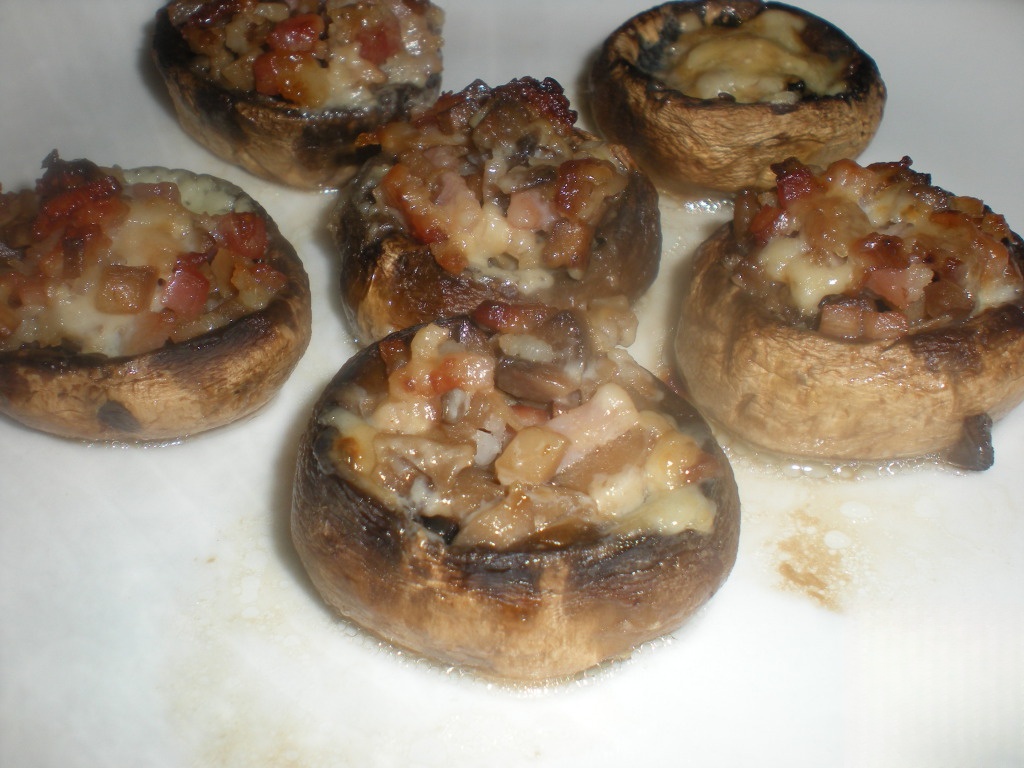 Mushrooms baked with bacon