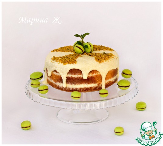 Pistachio cake with marzipan