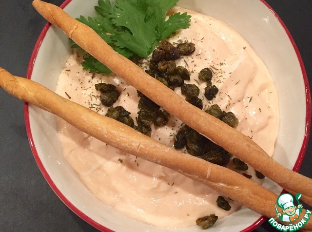 Yoghurt and salmon dip
