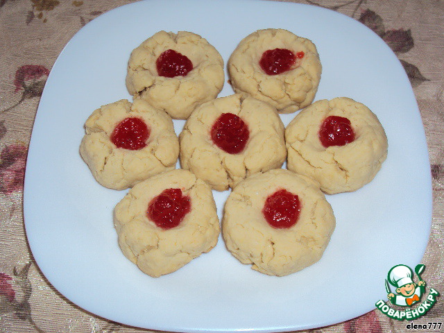 Butter cookies with jam