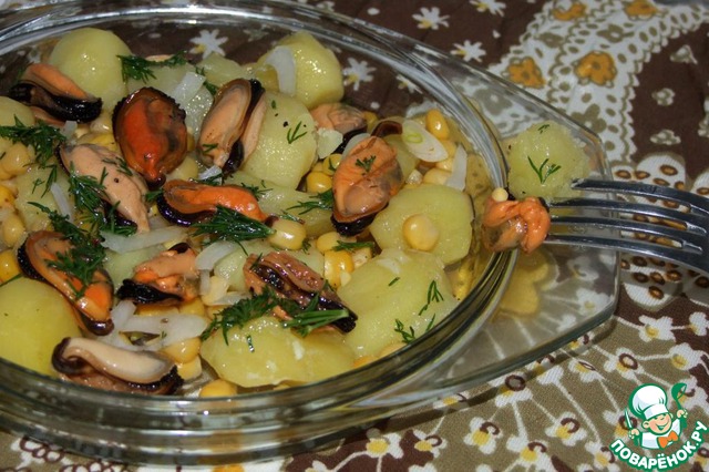 Salad with mussels