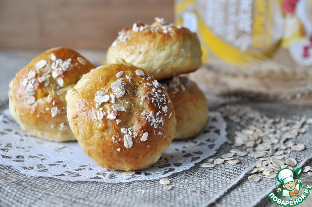 Oat muffins with carrots and dried apricots