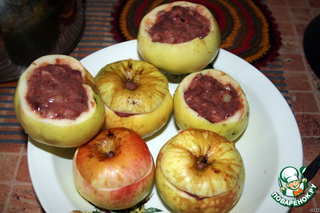 Apples with liver stuffing