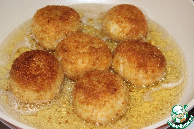 Rice balls stuffed with meat 