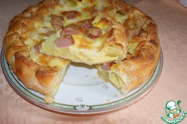 Pie with potatoes and Wurstel